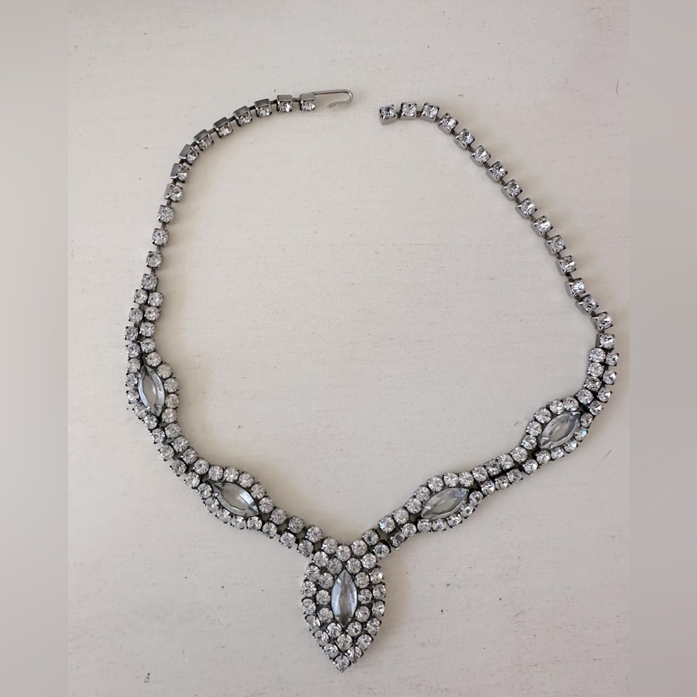 Club Monaco vintage costume necklace